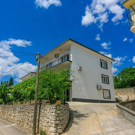 Appartement Tus A1 *