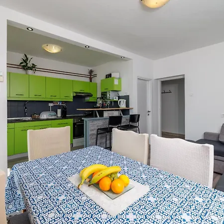 Appartement Tus A1 *